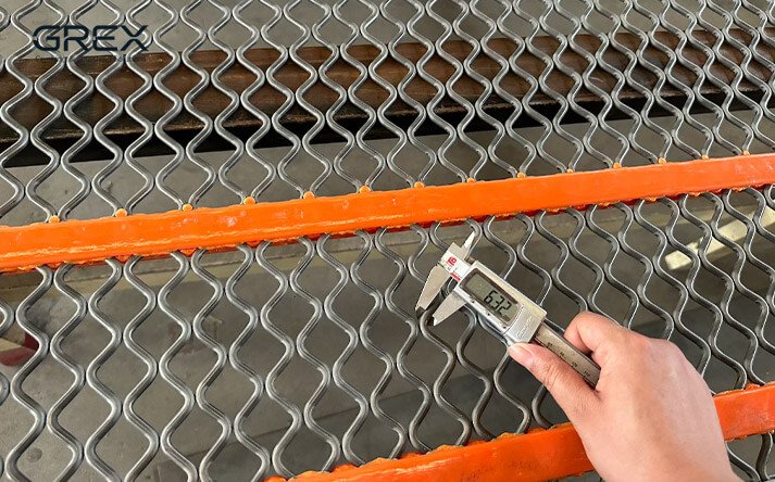 Self-Cleaning Screens and Mining Anti-Clogging Screens - GREX industry